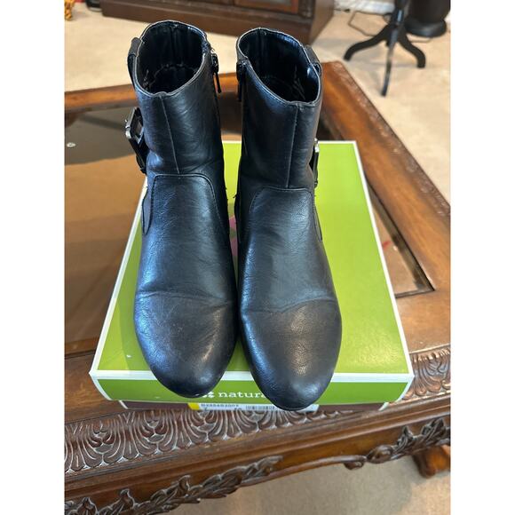Women’s Naturalizer Mini Black Booties. Size 7 - Picture 3 of 5